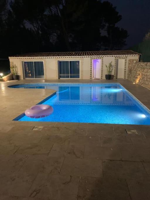 Jolie Maison Avec Vue Sur Piscine Bouc-Bel-Air Kültér fotó