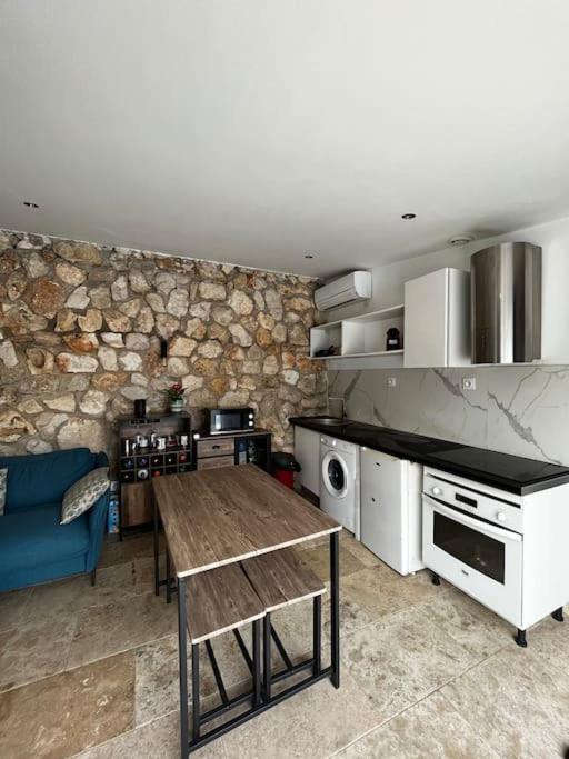 Jolie Maison Avec Vue Sur Piscine Bouc-Bel-Air Kültér fotó