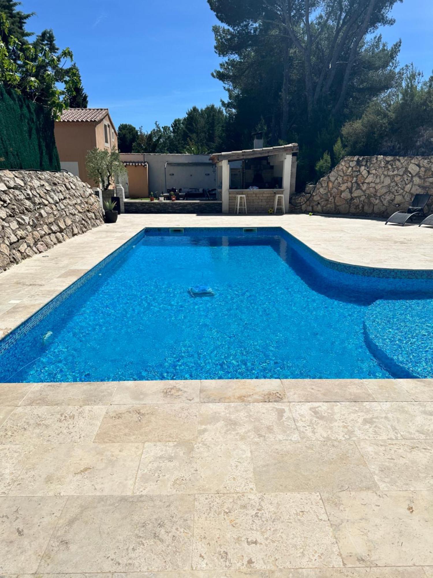 Jolie Maison Avec Vue Sur Piscine Bouc-Bel-Air Kültér fotó